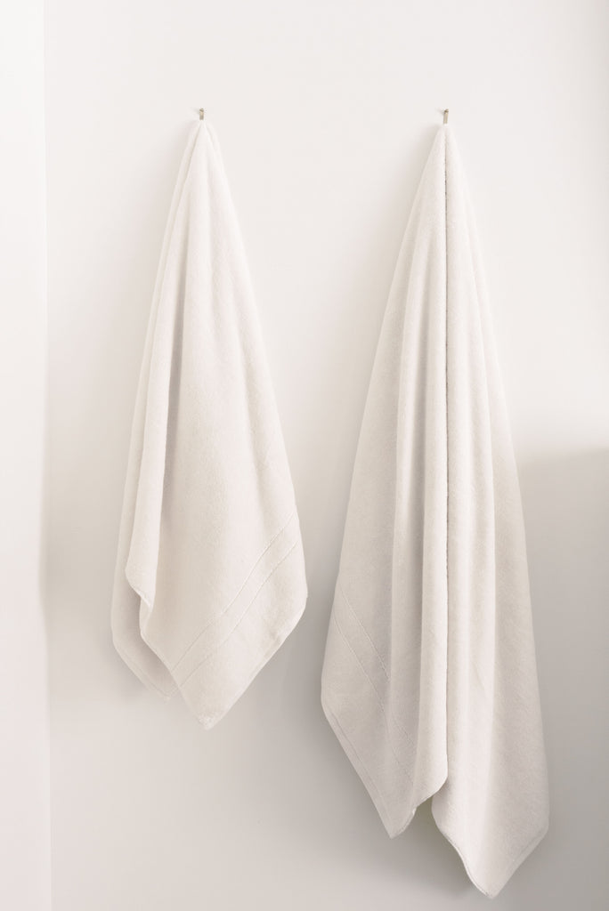 Premium Plush Washcloths in Sand - Cozy Earth