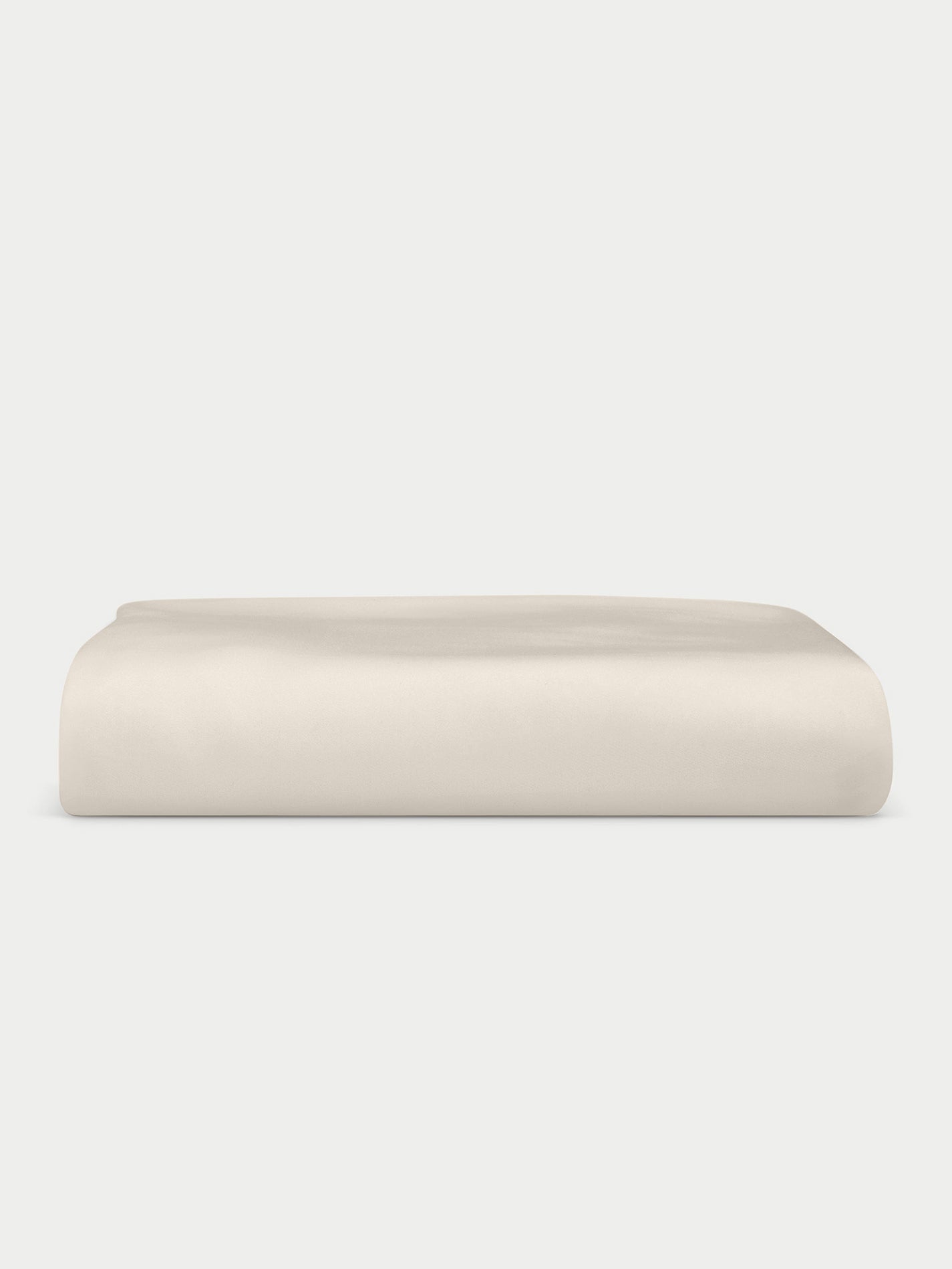 Folded fitted birch sheet with white background |Color:Birch