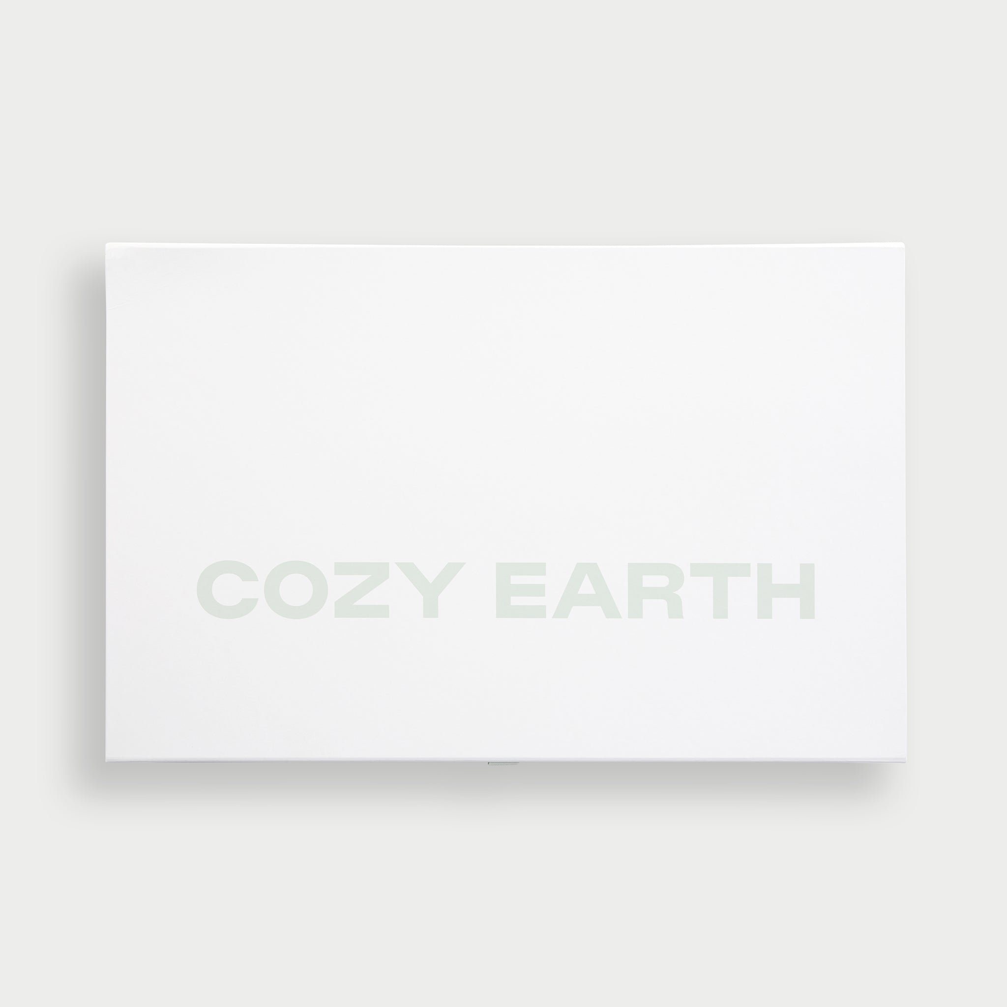 Closed cozy earth gift box 