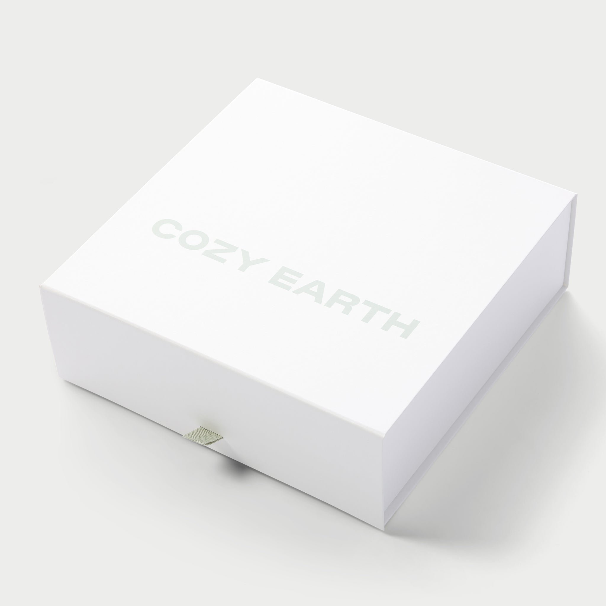 Closed cozy earth gift box 