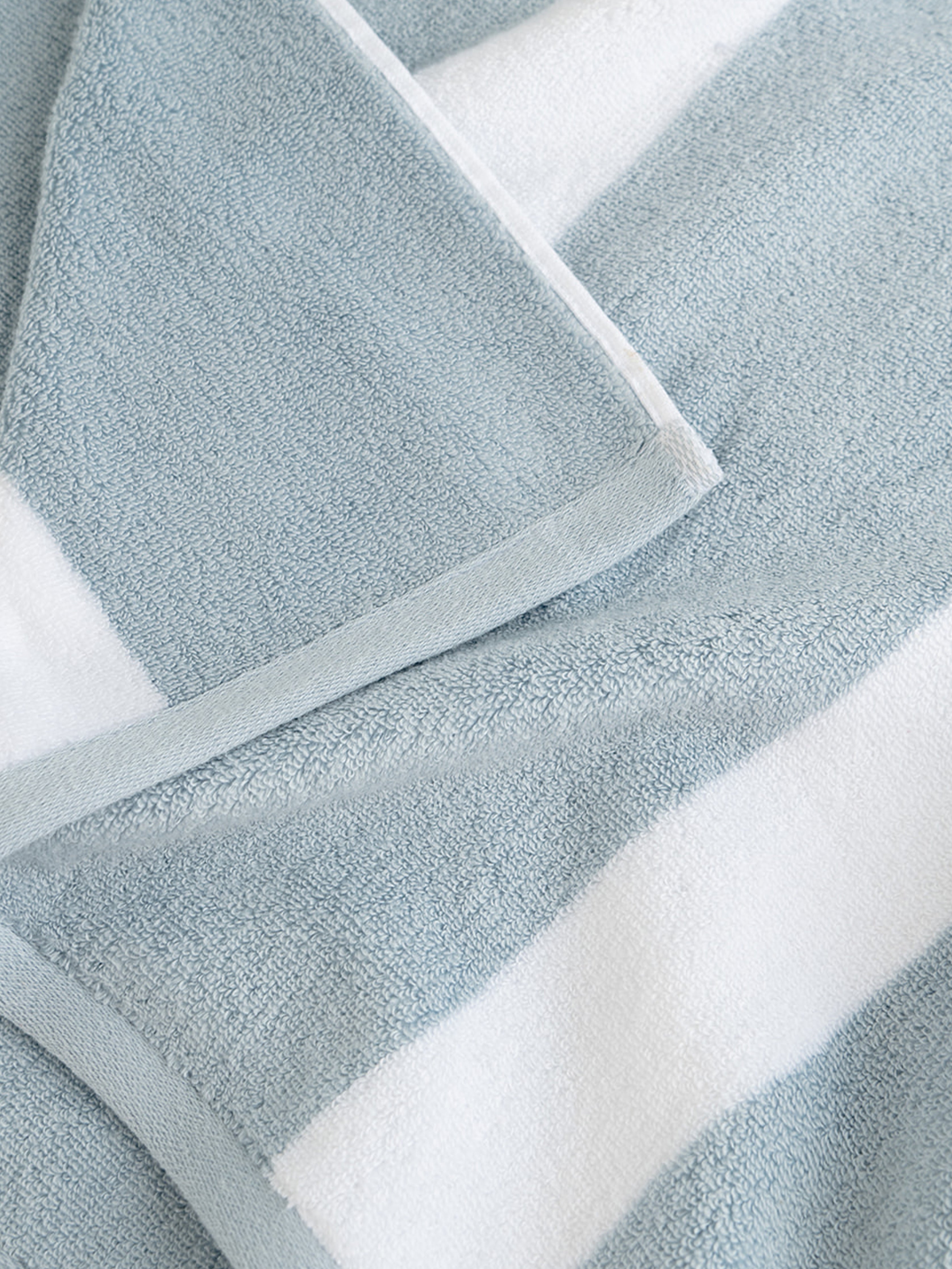 Close up of breeze resort towel |Color:Breeze