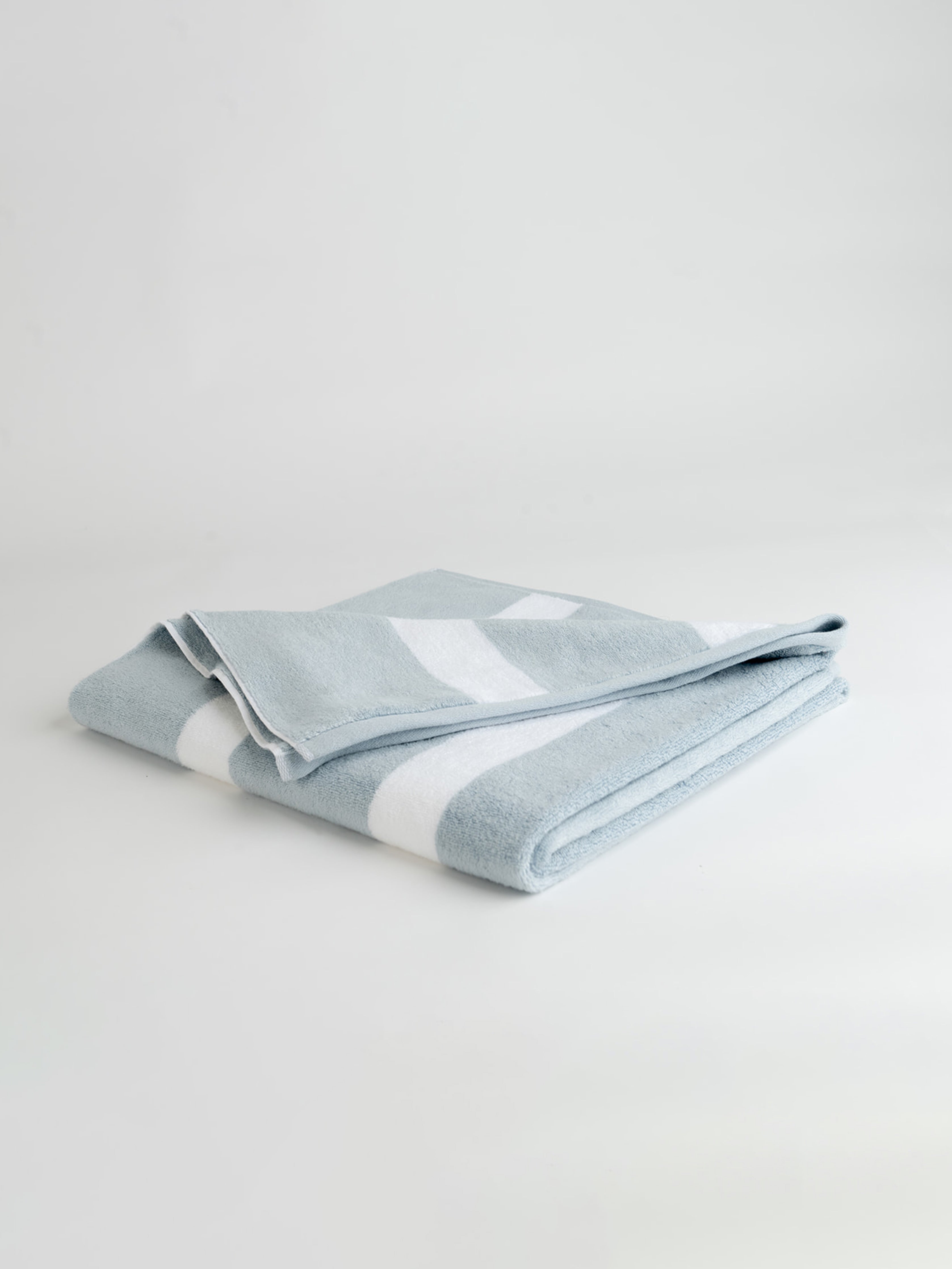 Breeze resort towel folded with a white background |Color:Breeze