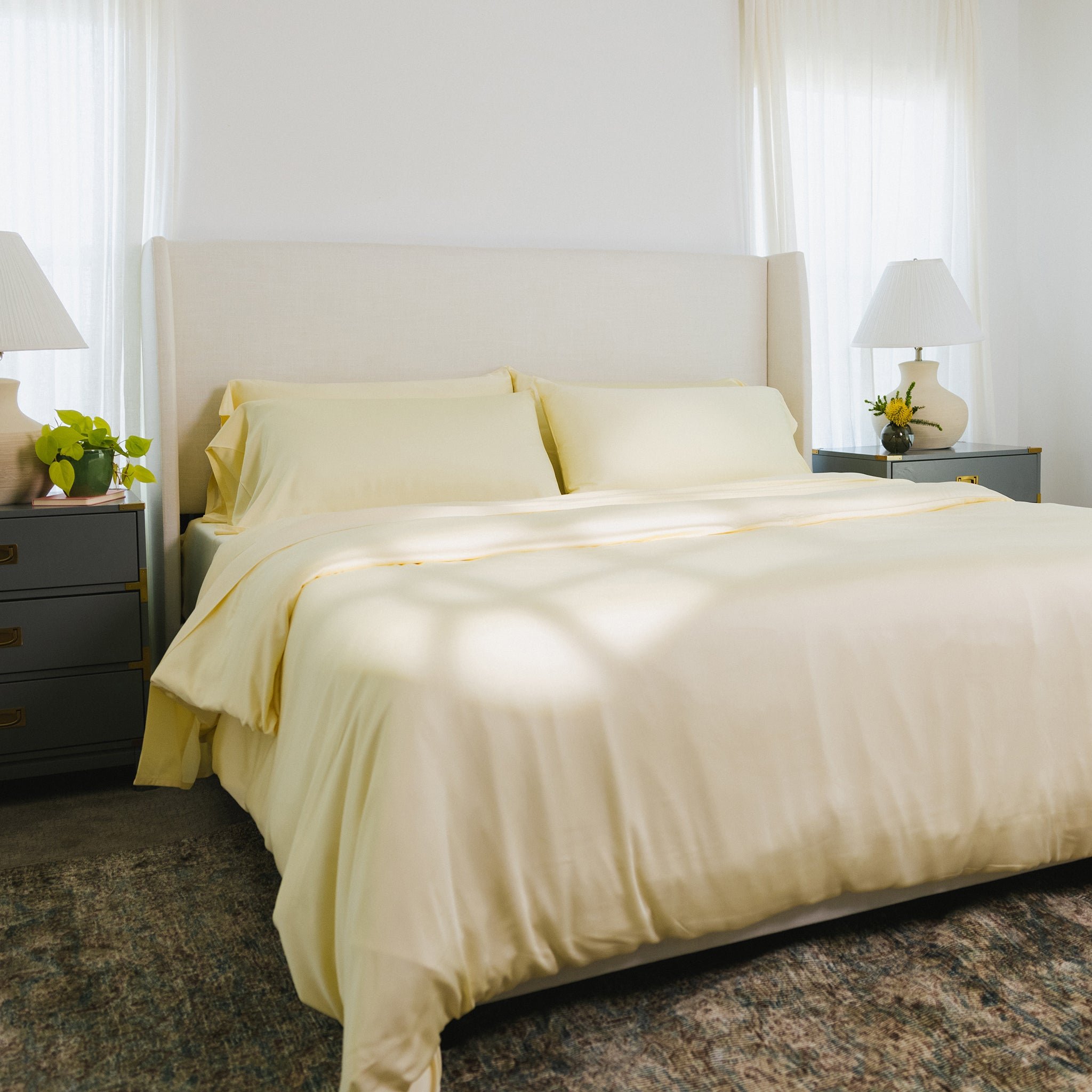Bed with Lemonade duvet cover and sheet set 