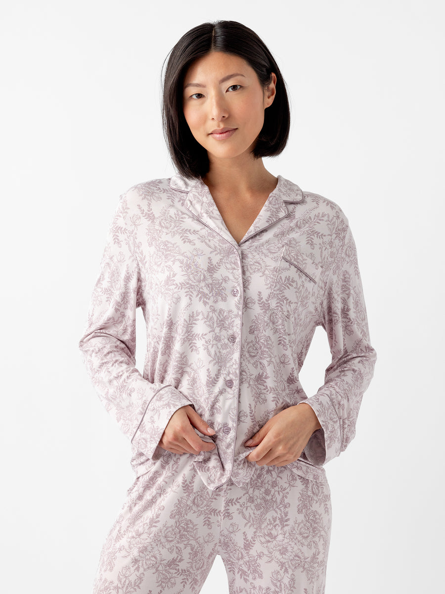Woman in lilac toile pajama top with white background |Color:Lilac Toile
