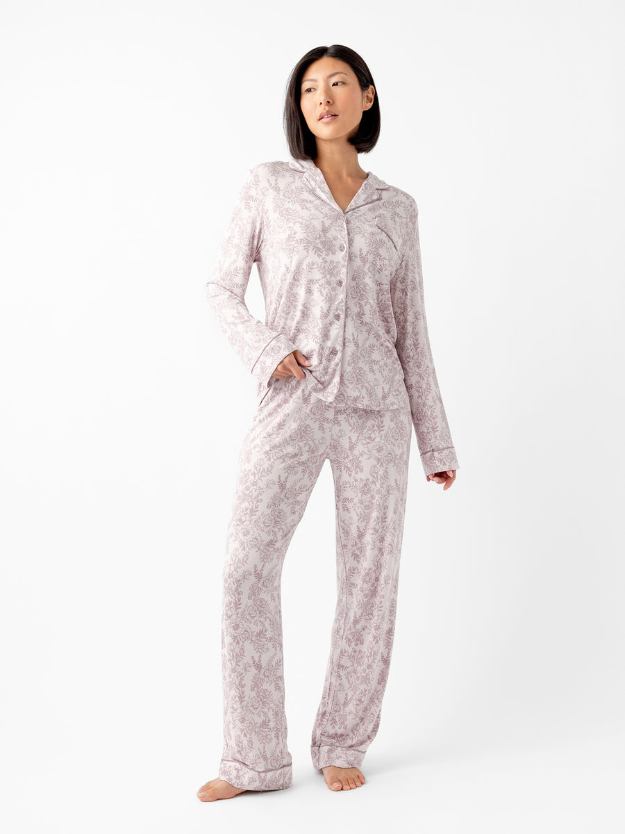 Woman in lilac toile pajama set with white background |Color:Lilac Toile