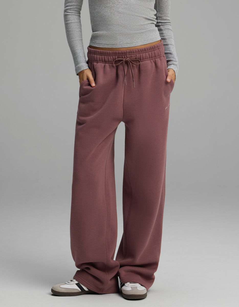 Plum-colored Women’s CityScape Wide Leg Pant with a drawstring waist and side pockets.|Color:Copper Rose