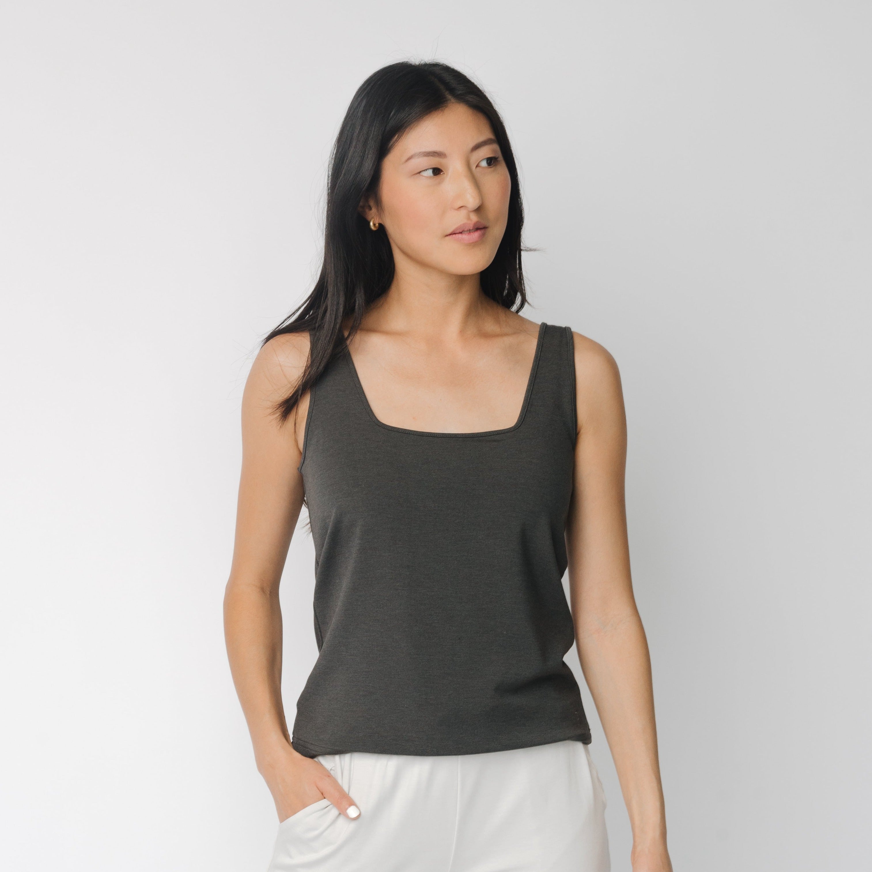 柔らかな質感の Tank Neck Square Bamboo Brushed Women's Top Earth Cozy | トップス