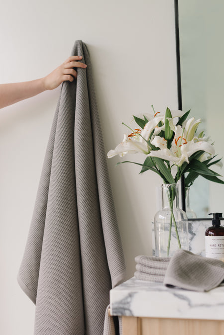 Premium Plush Bath Towels in Light Grey - Cozy Earth