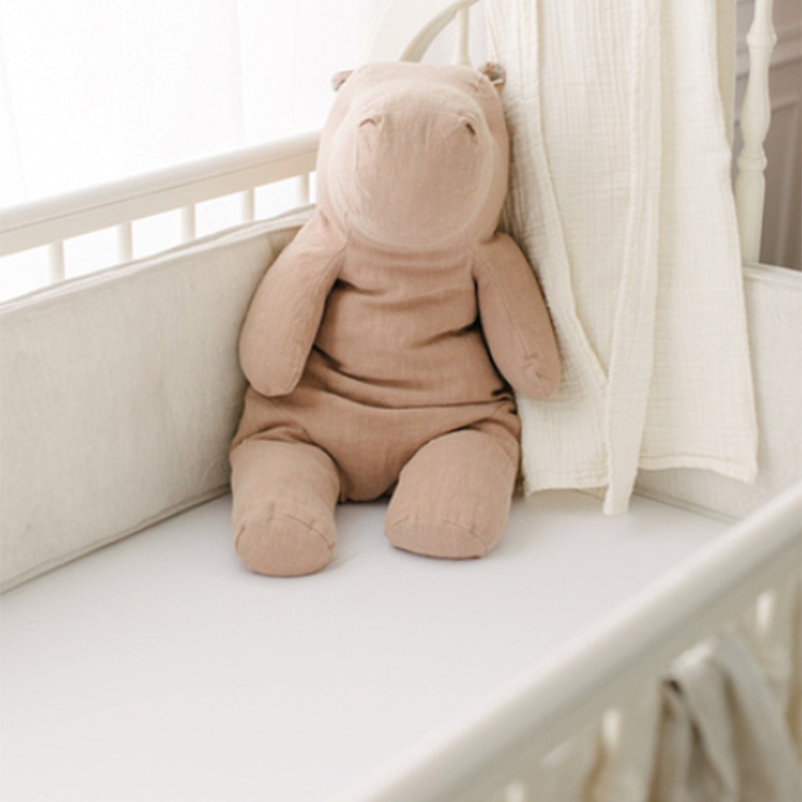 Bamboo crib sheets with stuffed animal 
