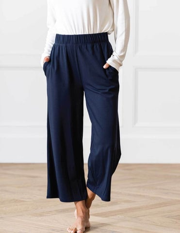 Bamboo Viscose Women's Pull On Capri Travel Pant
